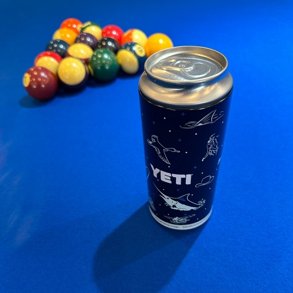 Yeti stash can with yeti sticker - Picture 2 of 3